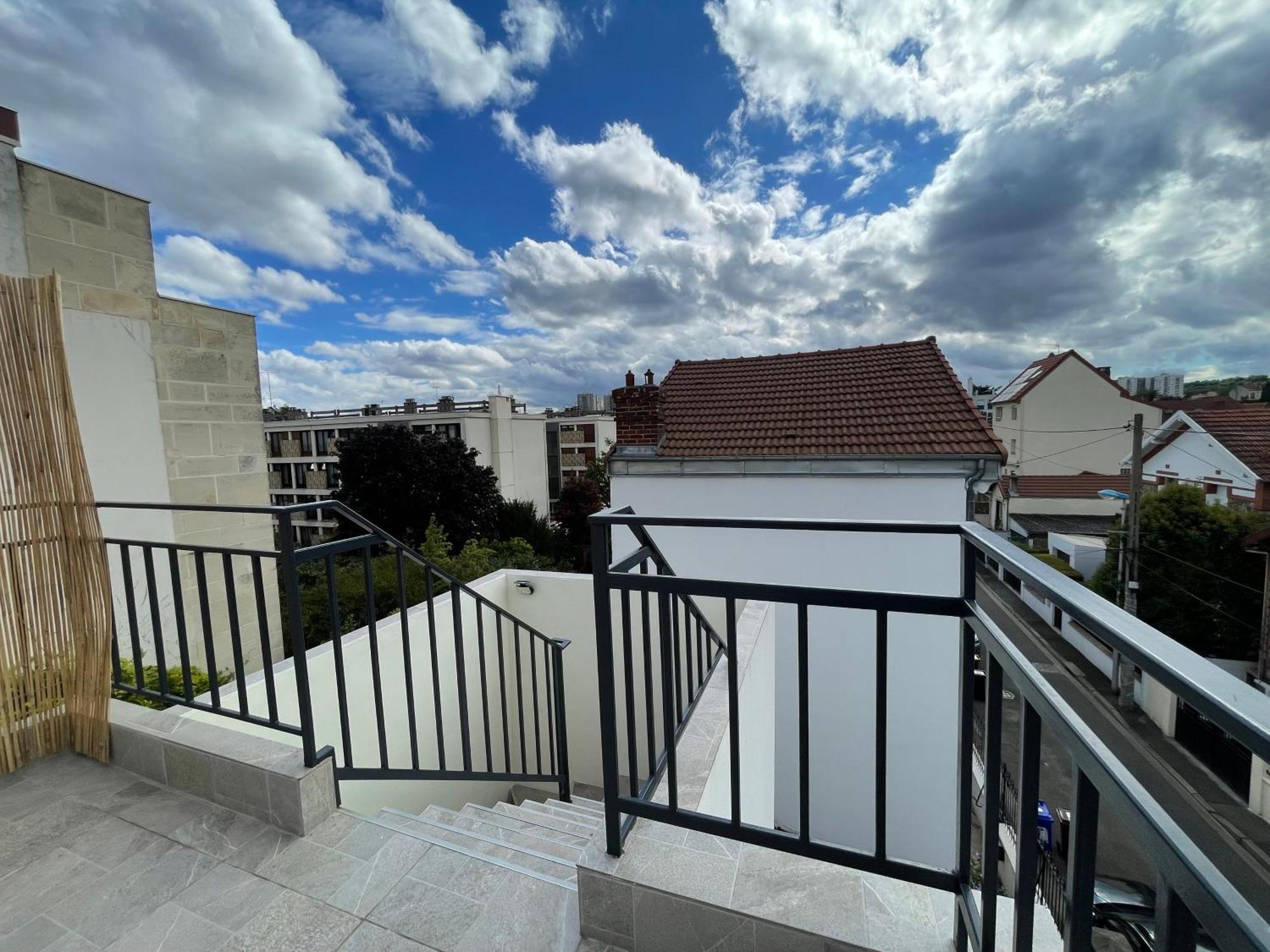 Appartement Avec Terrasse Et Ciel Etoile ! Noisy-le-Sec Kültér fotó